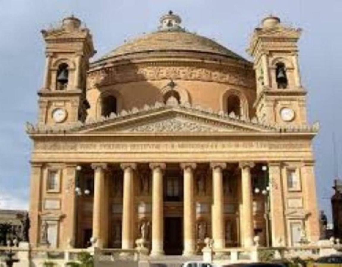 Malta Willa *